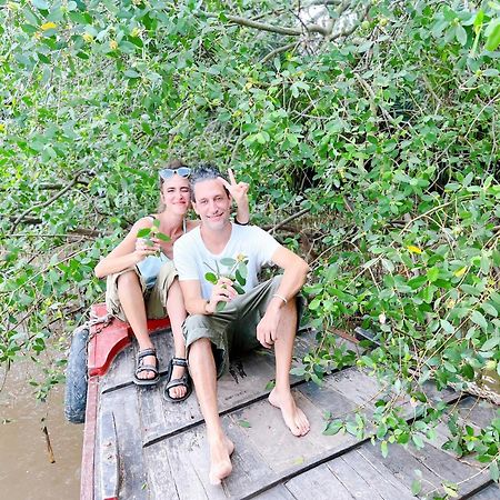 Hide Away Bungalows In Ben Tre City Exterior photo