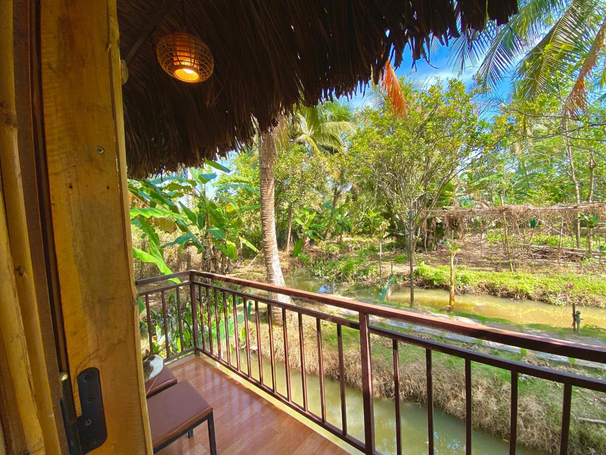 Hide Away Bungalows In Ben Tre City Exterior photo