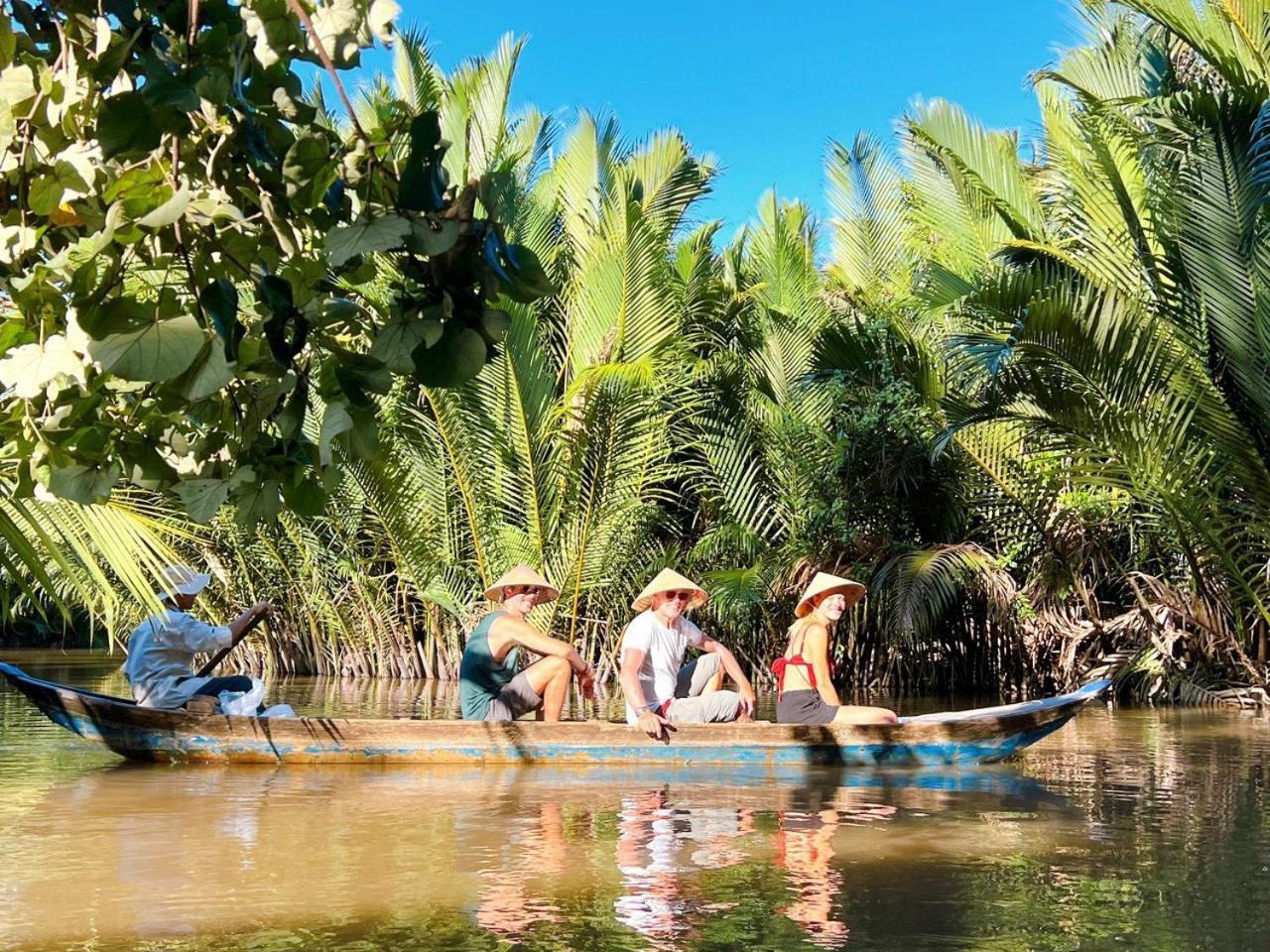 Hide Away Bungalows In Ben Tre City Exterior photo